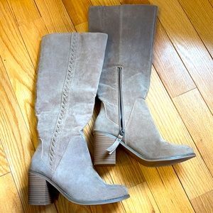 Heeled boots